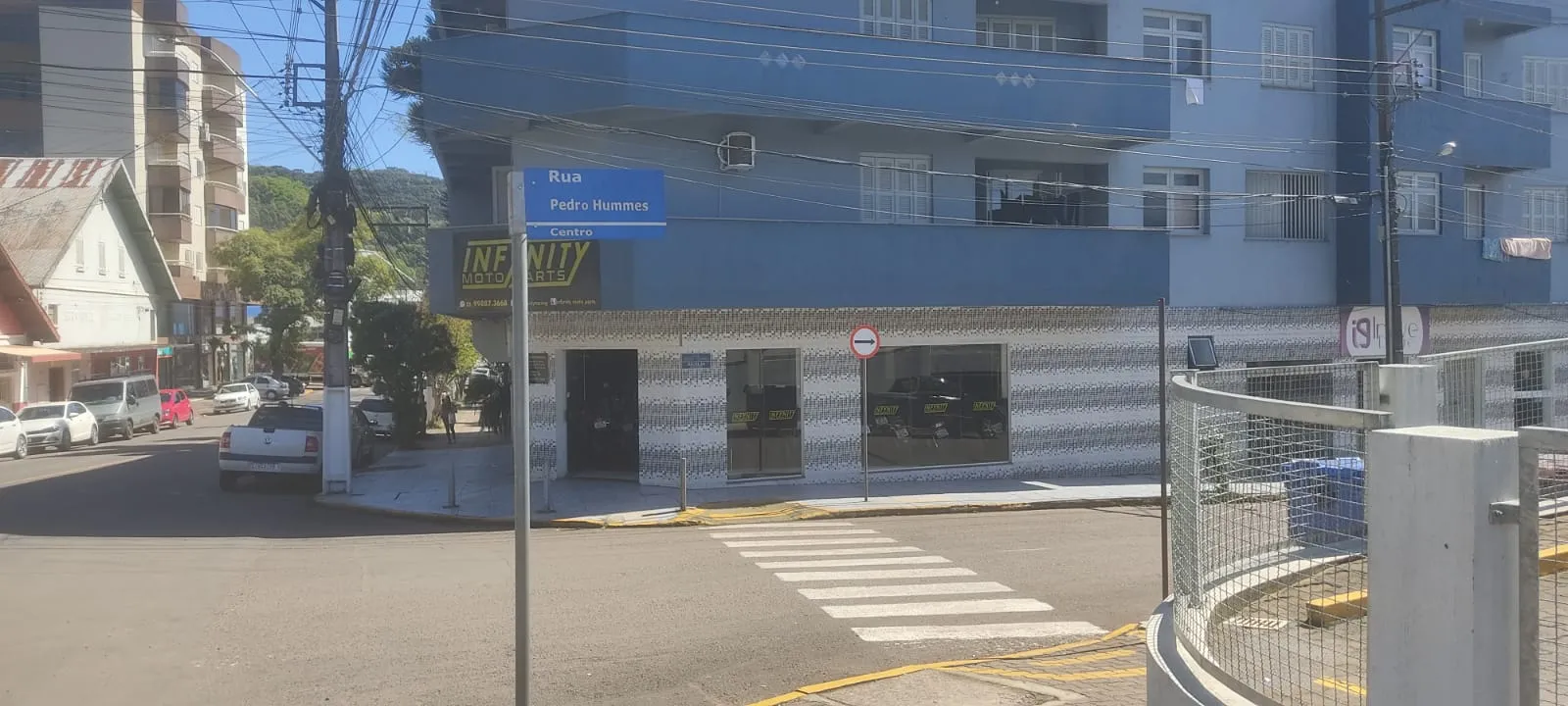 Departamento de trânsito implanta mão única na Rua Pedro Hummes