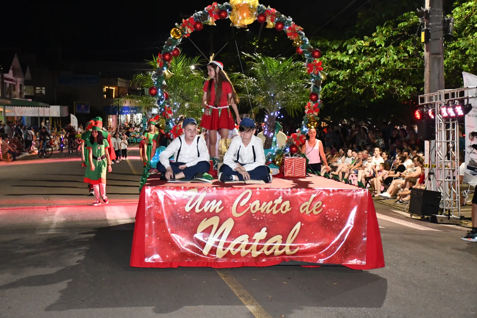 O grande Desfile de Natal de Salvador do Sul