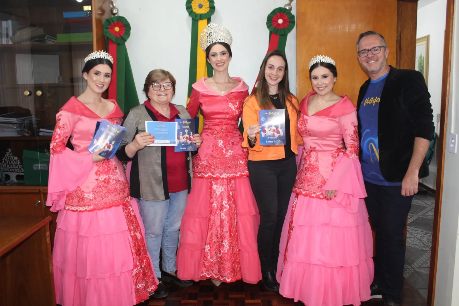 Soberanas da Volksfest convidam Salvador do Sul para festa