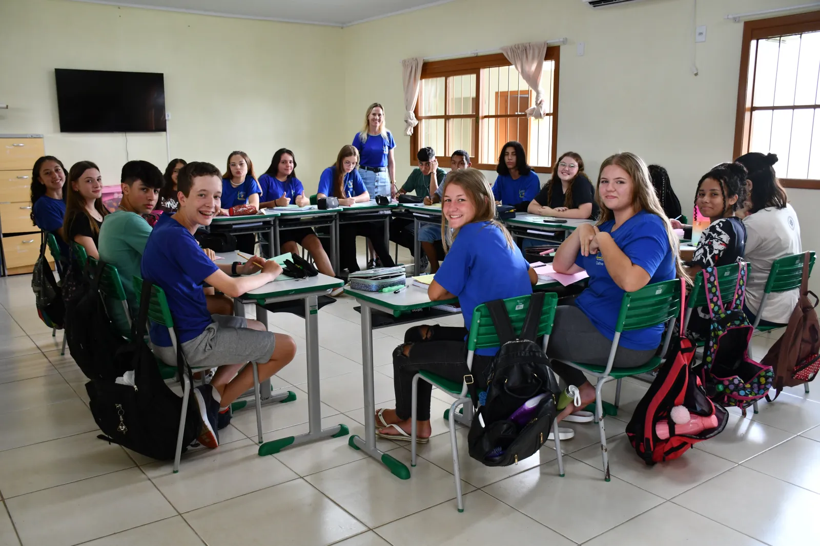 Volta às aulas na rede municipal começou nesta segunda em Salvador do Sul